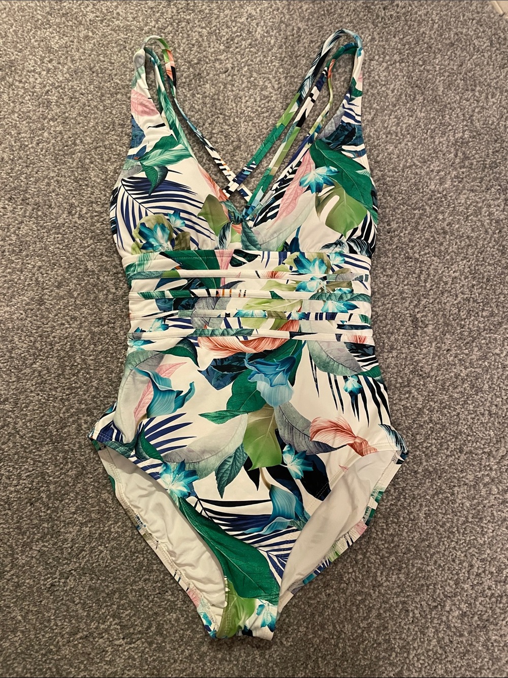 La Blanca tropical print swimsuit size 6